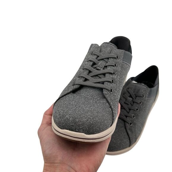 NIB Clarks Breeze Sky gray sneakers size 9.5 - Picture 2 of 11